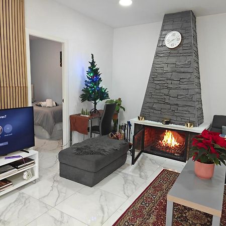 Relax House Barcelone Villa ซานต์ เอสเตเว เซสโรวิเรส ภายนอก รูปภาพ