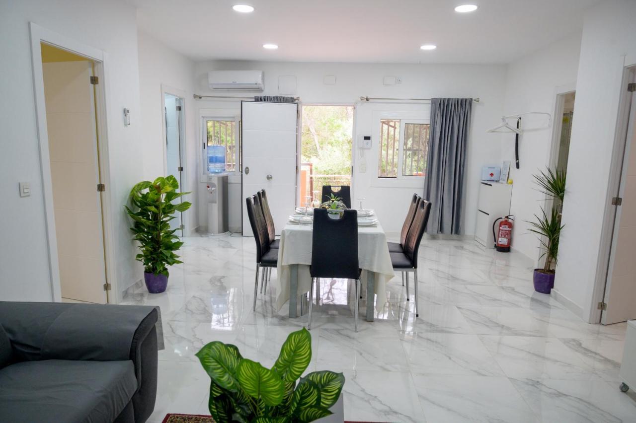 Relax House Barcelone Villa ซานต์ เอสเตเว เซสโรวิเรส ภายนอก รูปภาพ