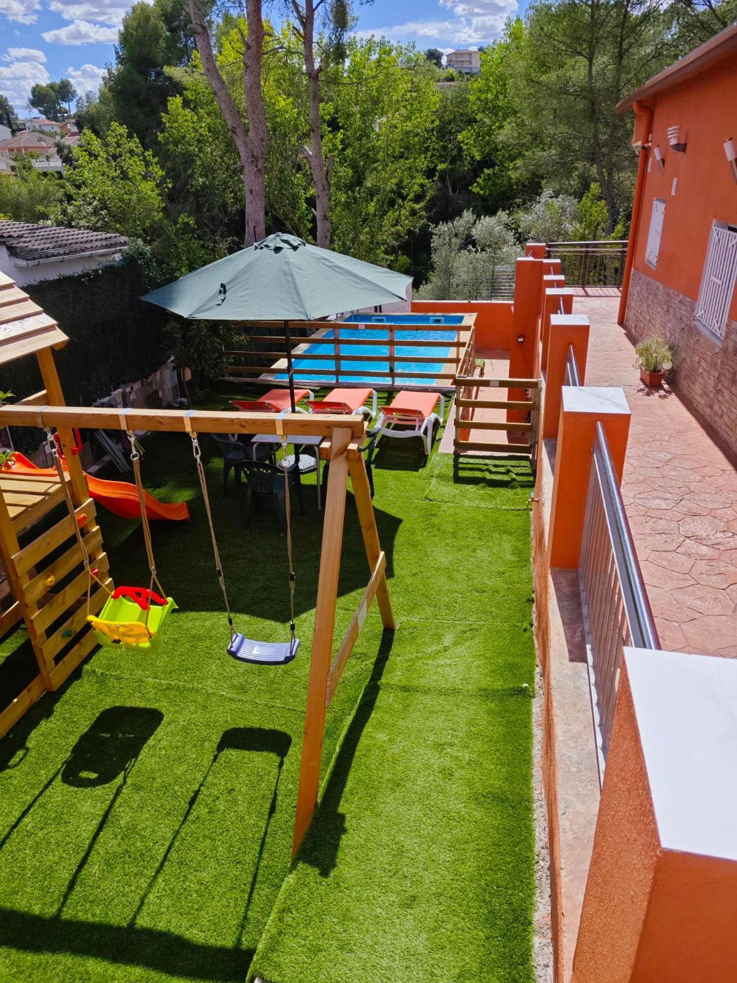 Relax House Barcelone Villa ซานต์ เอสเตเว เซสโรวิเรส ภายนอก รูปภาพ