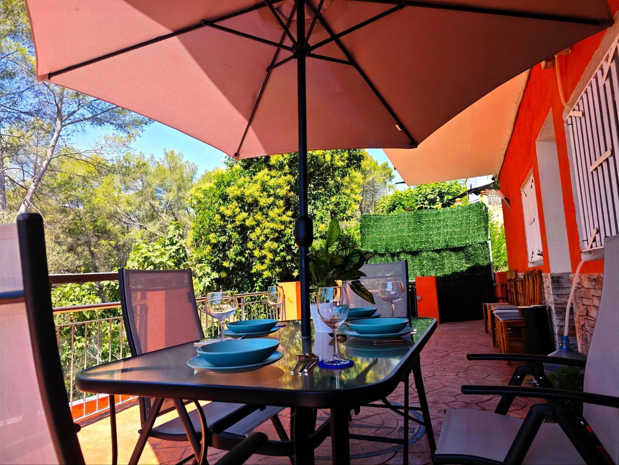 Relax House Barcelone Villa ซานต์ เอสเตเว เซสโรวิเรส ภายนอก รูปภาพ