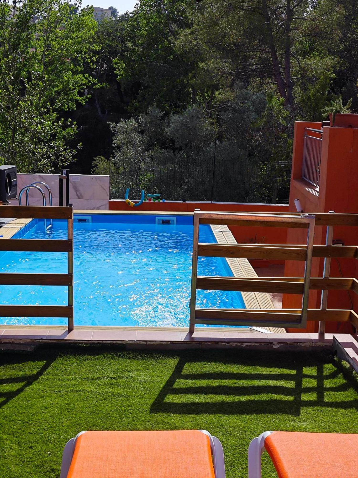 Relax House Barcelone Villa ซานต์ เอสเตเว เซสโรวิเรส ภายนอก รูปภาพ