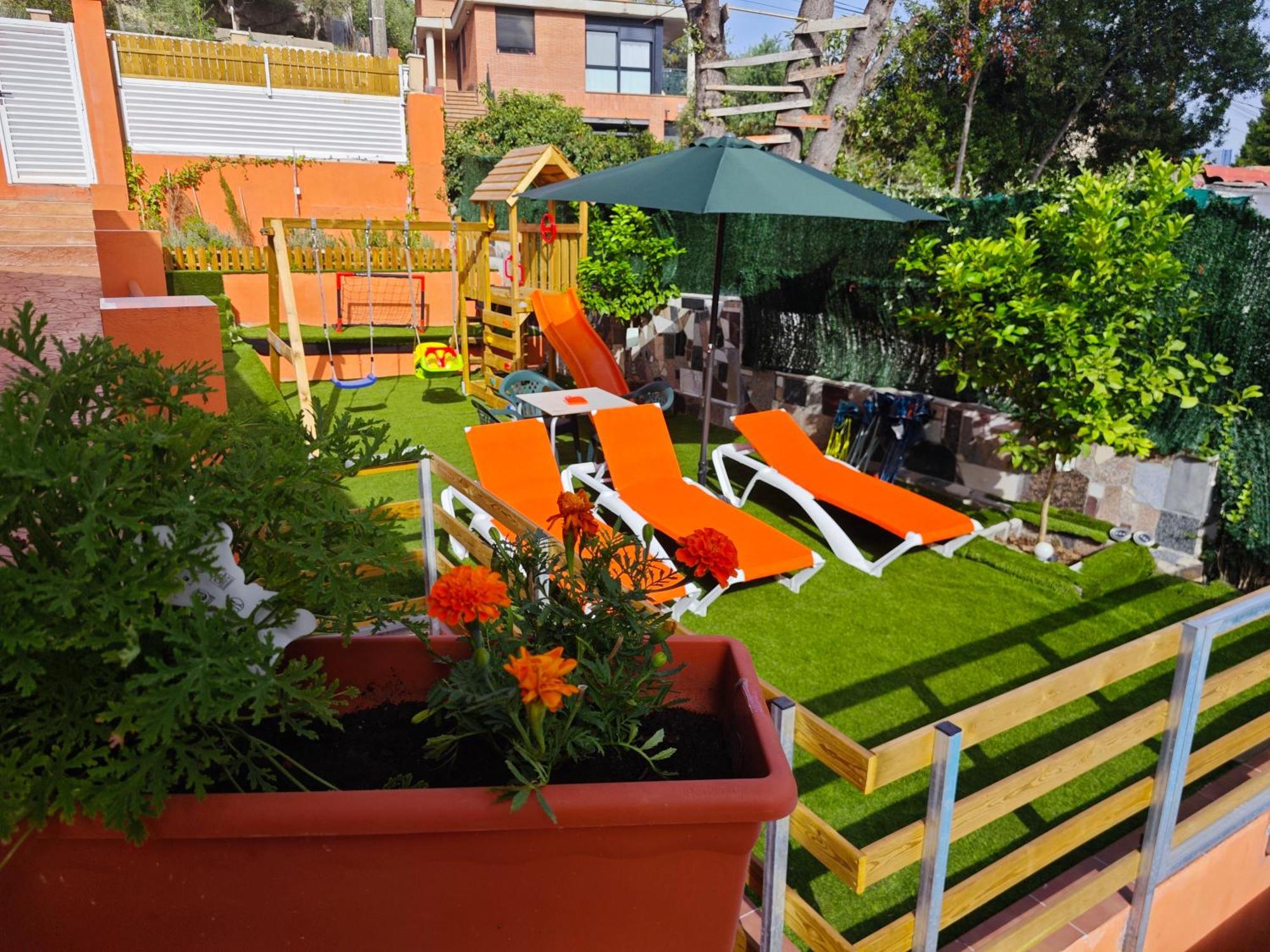 Relax House Barcelone Villa ซานต์ เอสเตเว เซสโรวิเรส ภายนอก รูปภาพ