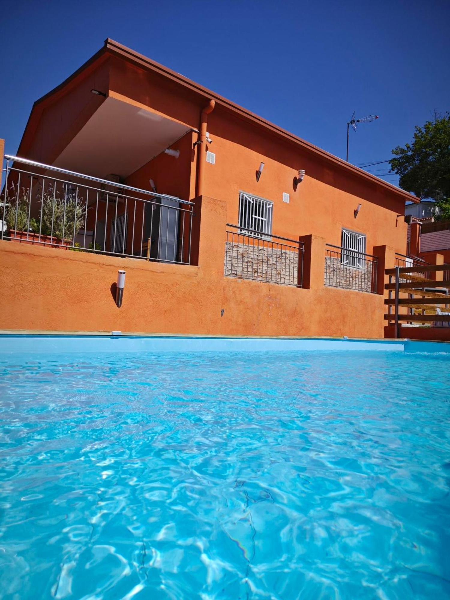 Relax House Barcelone Villa ซานต์ เอสเตเว เซสโรวิเรส ภายนอก รูปภาพ