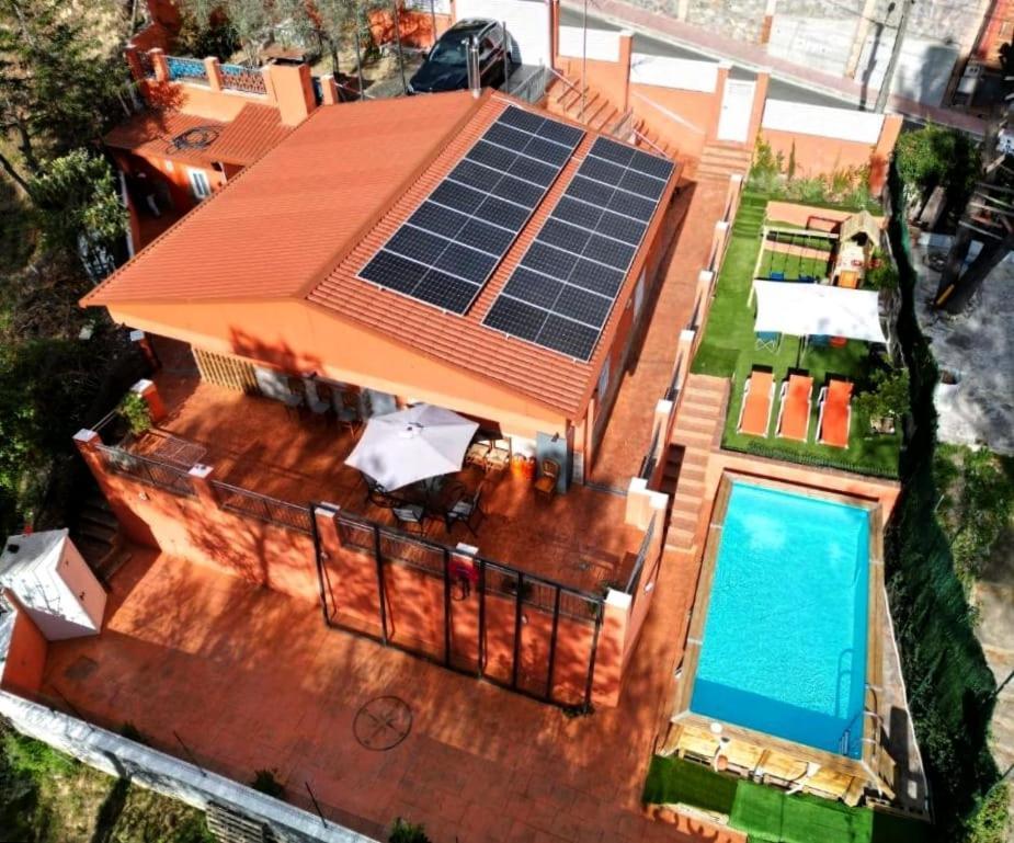 Relax House Barcelone Villa ซานต์ เอสเตเว เซสโรวิเรส ภายนอก รูปภาพ