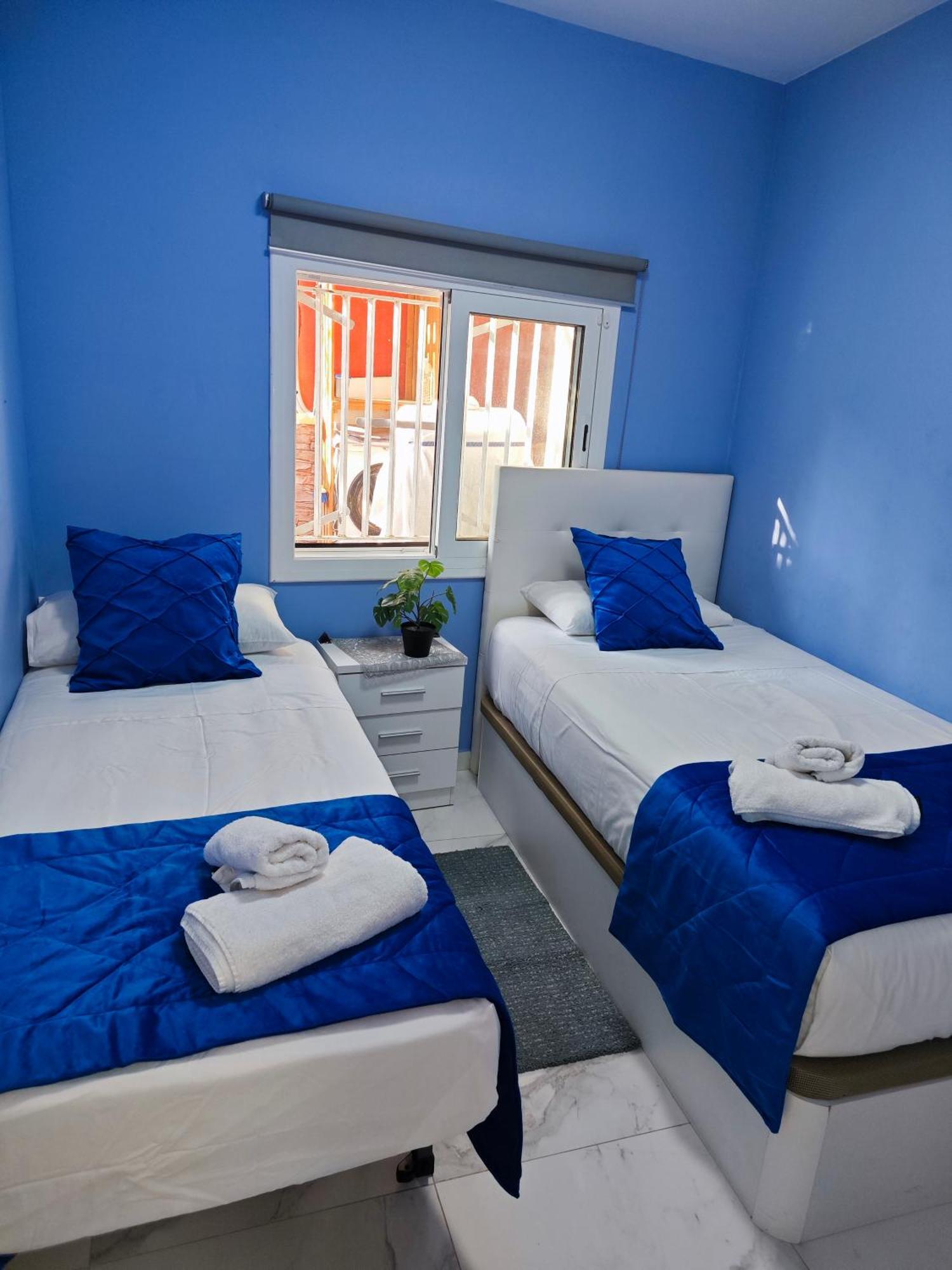Relax House Barcelone Villa ซานต์ เอสเตเว เซสโรวิเรส ภายนอก รูปภาพ
