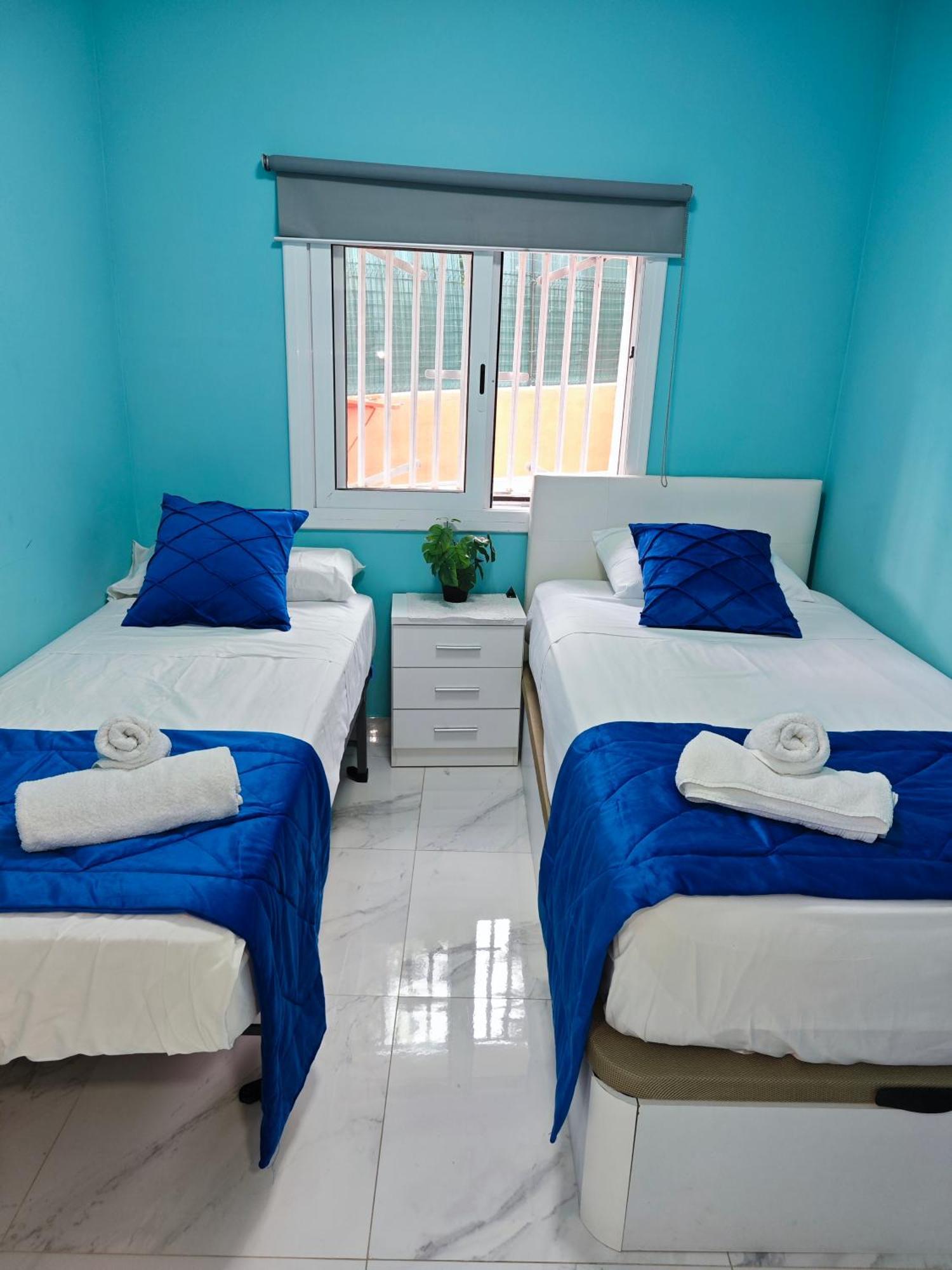 Relax House Barcelone Villa ซานต์ เอสเตเว เซสโรวิเรส ภายนอก รูปภาพ